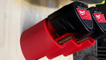Держатель аккумулятора Milwaukee M12