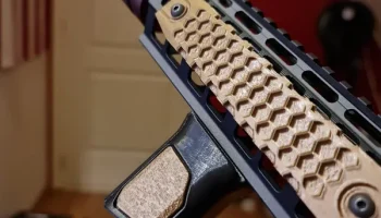 Угловая вертикальная рукоятка (M-Lok) 4