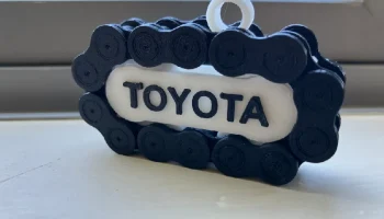 Фирменная табличка TOYOTA для брелока с роликовой цепью м...