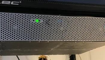 Стойка U2x30 см, 19-дюймовый серверный корпус...... 4