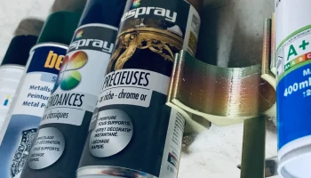 Регулируемые по высоте держатели аэрозольных баллончиков...