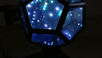 Бесконечный доцекаэдр размером с настольный компьютер.......