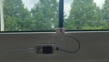 Оконное крепление Heltec V3 с антенной SMA для Meshtastic..