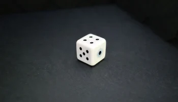 Minimalistischer W&uuml;rfel 16 мм (чистый дизайн кубиков)......