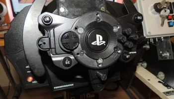 Удлиненные кнопки на руле Thrustmaster T300 RS...... 4