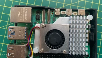 Чехол Raspberry Pi 5 для твердотельного накопителя Pimoroni  1