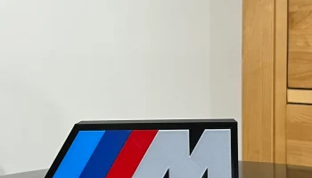 Логотип BMW M в современном стиле для настольного компьютера 1