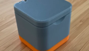 Маленькая коробочка с антипараллелограммным шарниром... 1