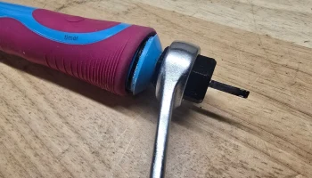 Зубная щетка OralB - инструмент для удобного демонтажа...... 3