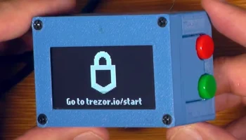 Чехол для Trezor DIY (дисплей 2,42 + Waveshare Core405R)...