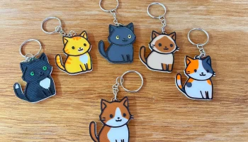 Брелок с милым коричневым котом 1