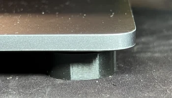 Минимальная подставка для MacBook