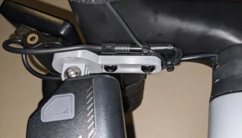 Крепление CF Racer1 Go Pro 1