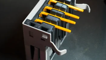 Огромный разъем USB A, масштаб 5:1 3