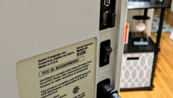 Корпус батареи Macintosh Plus USB-адаптер......