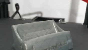 Цветная подставка для Game Boy 2