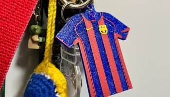 Брелок для футболки ФК "Барселона" - Nike эпохи 2004-2025... 9
