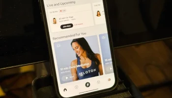 Peloton Bike+ Поднос 5