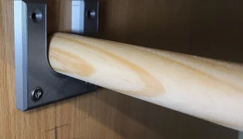 Параметрический кронштейн для вешалки для одежды своими р.. 1
