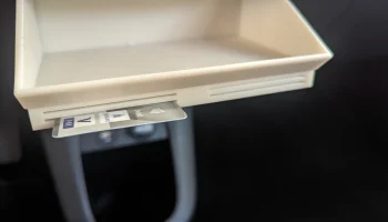 Hyundai Ioniq 5 под подносом 45 градусов с держателем для... 1