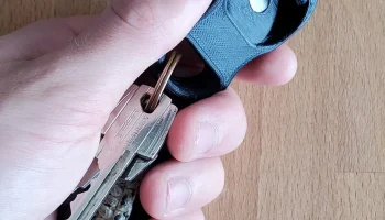 Открывалка для бутылок для брелока........ 1
