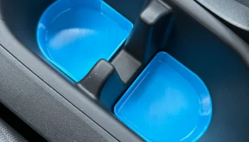 Вкладыш подстаканника Corolla Cross 1