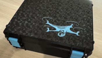Прочный квадрокоптер Maginon Box