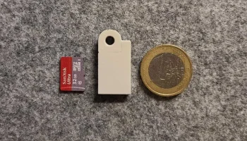 Крохотный брелок для карт Micro SD (на 2 карты)