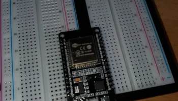 Макетная скоба ESP32 Макетная скоба ESP32