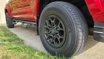 Центральные колпаки Toyota Tacoma T-Force 3