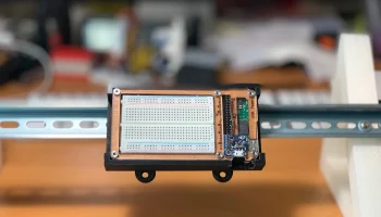 Крепление на DIN-рейку для корпуса макетной платы C4Labs ..
