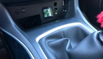 Peugeot 308 II (T9) Панель кнопок на центральной консоли .. 2