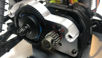 Крышка мотор-редуктора Losi Mini_B_T 2.0 2