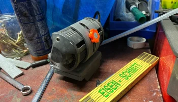 Рабочий фонарь Makita с винтом М8 2