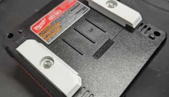 Кронштейн Milwaukee Packout для устройств быстрой зарядки... 2