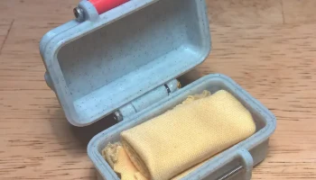 Прочная коробка для чистящей ткани........ 1