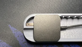 Зарядное устройство Steamdeck USB-C со встроенной подставкой 9