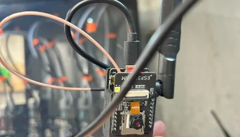 Крепление камеры ESP32 добавлено крепление антенны 1