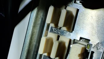 Пылезащитная крышка USB-порта с большой съемной крышкой.....