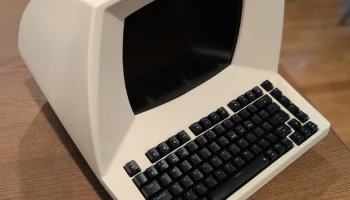 Компьютерный терминал в стиле ретро ADM-3......
