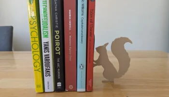 Подставка для книги с белками