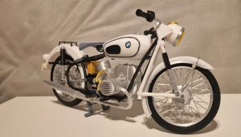 Мотоцикл BMW R60/2 1964 года, масштаб 1:6. Дизайнер Эд ван д 2