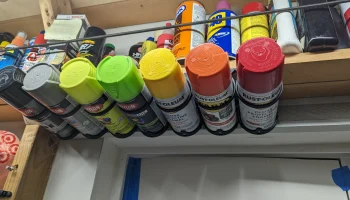 Хранение баллончиков с краской, еще один, еще один........