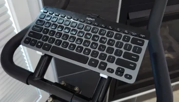 Держатель клавиатуры для велотренажера...