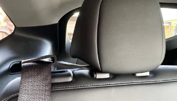 Руководство по ремням безопасности Tesla Y........ 4