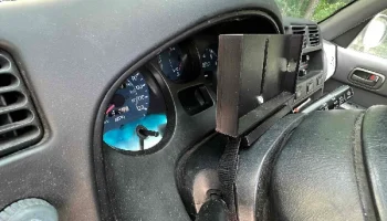 Держатель для телефона на рулевой колонке Toyota Rav4 199... 2