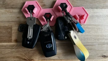 Различные экструдированные брелки для современной вешалки... 2