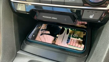 Ящик для приборной панели Honda Civic Gen 10 с беспроводн... 3