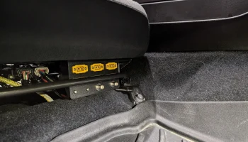 Панель аксессуаров под сиденьем Toyota Tacoma............