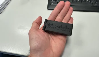 Маленький контейнер для таблеток......
